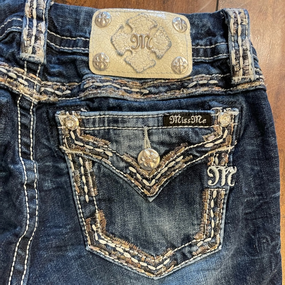 *Altered* Miss Me Jeans 👖 Sz 26